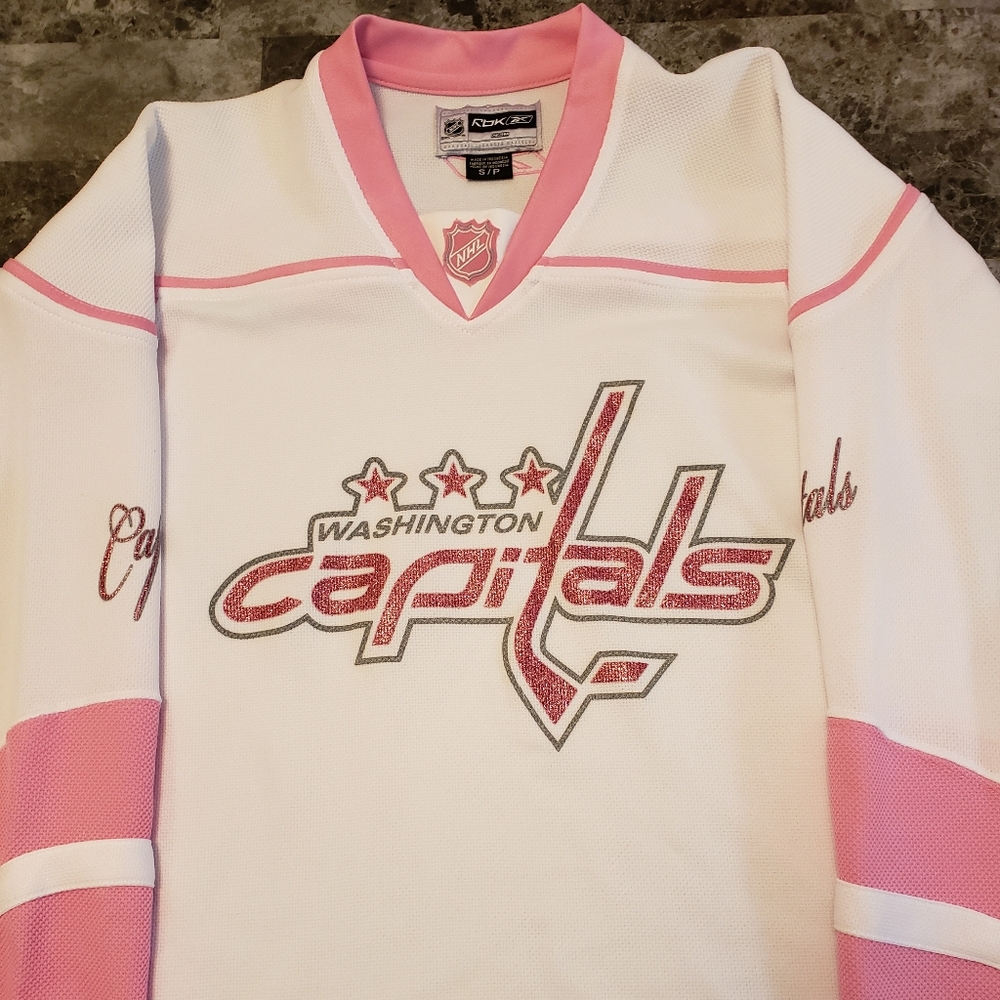 Pink Washington Capitals hockey jersey